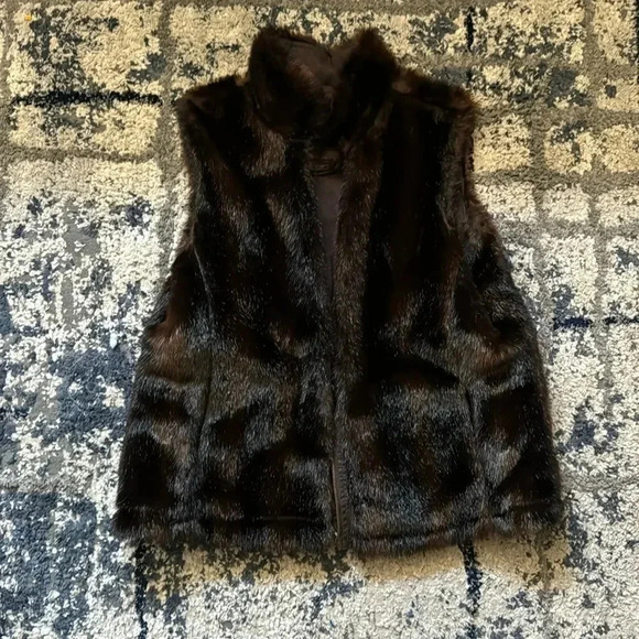 Reversible Vest - Picture 1 of 4